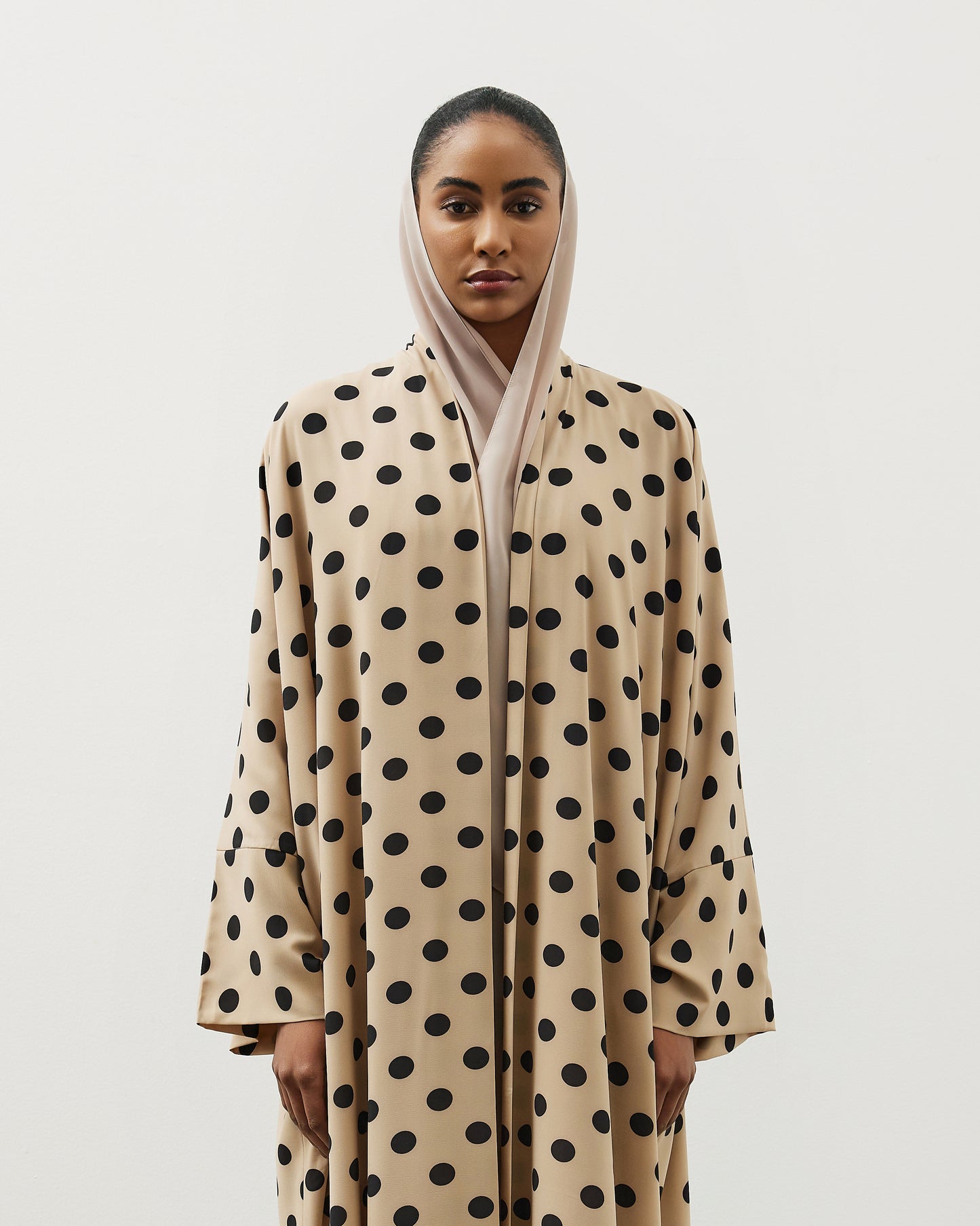Polka in beige